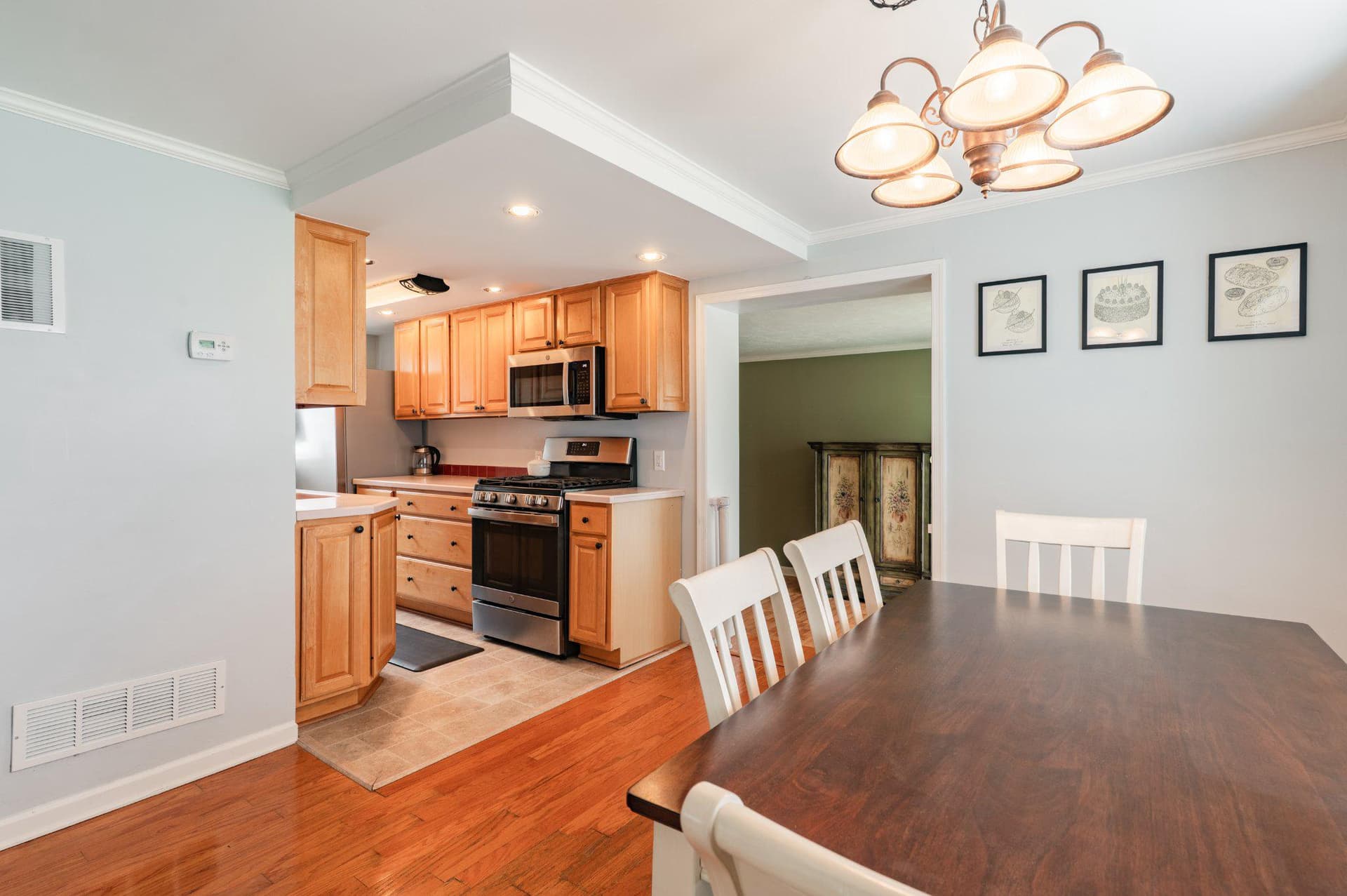 464 N Tyson Avenue photo 6