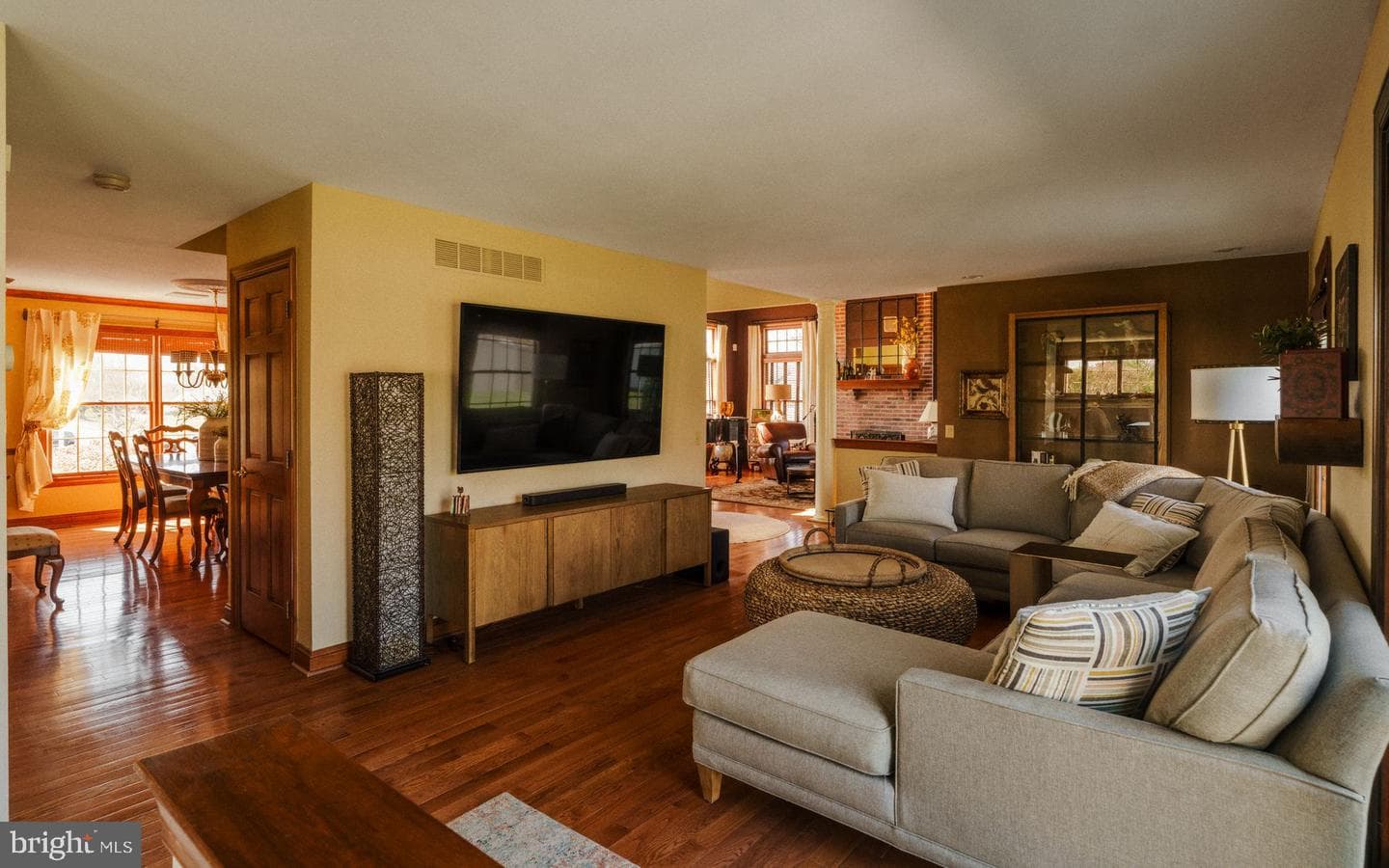614 Glenview Drive photo 7