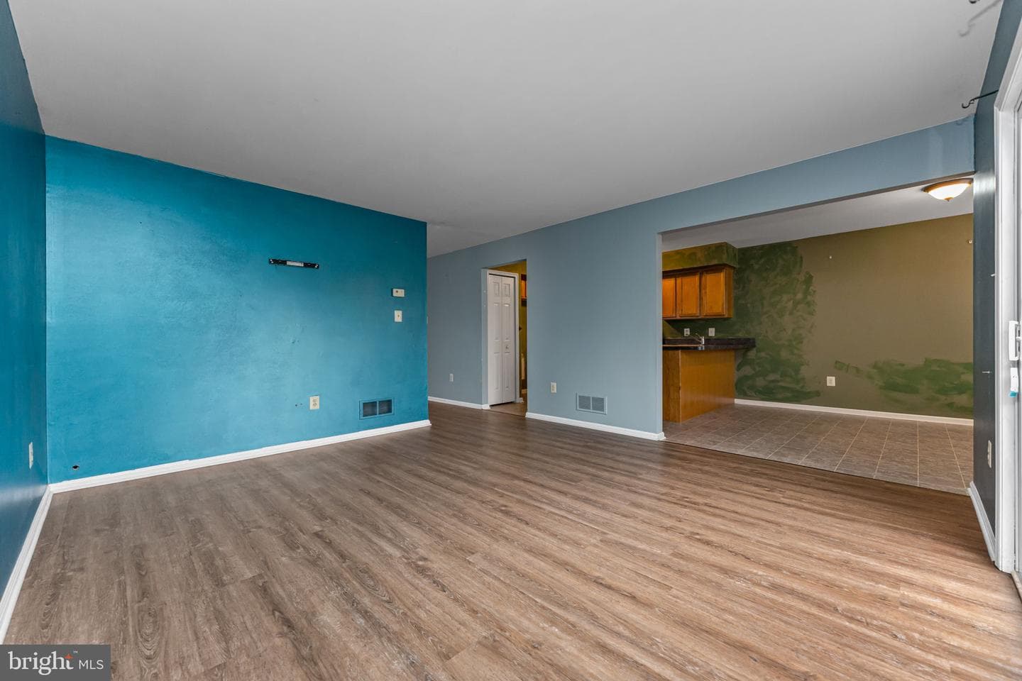 769 Hunter Drive photo 8