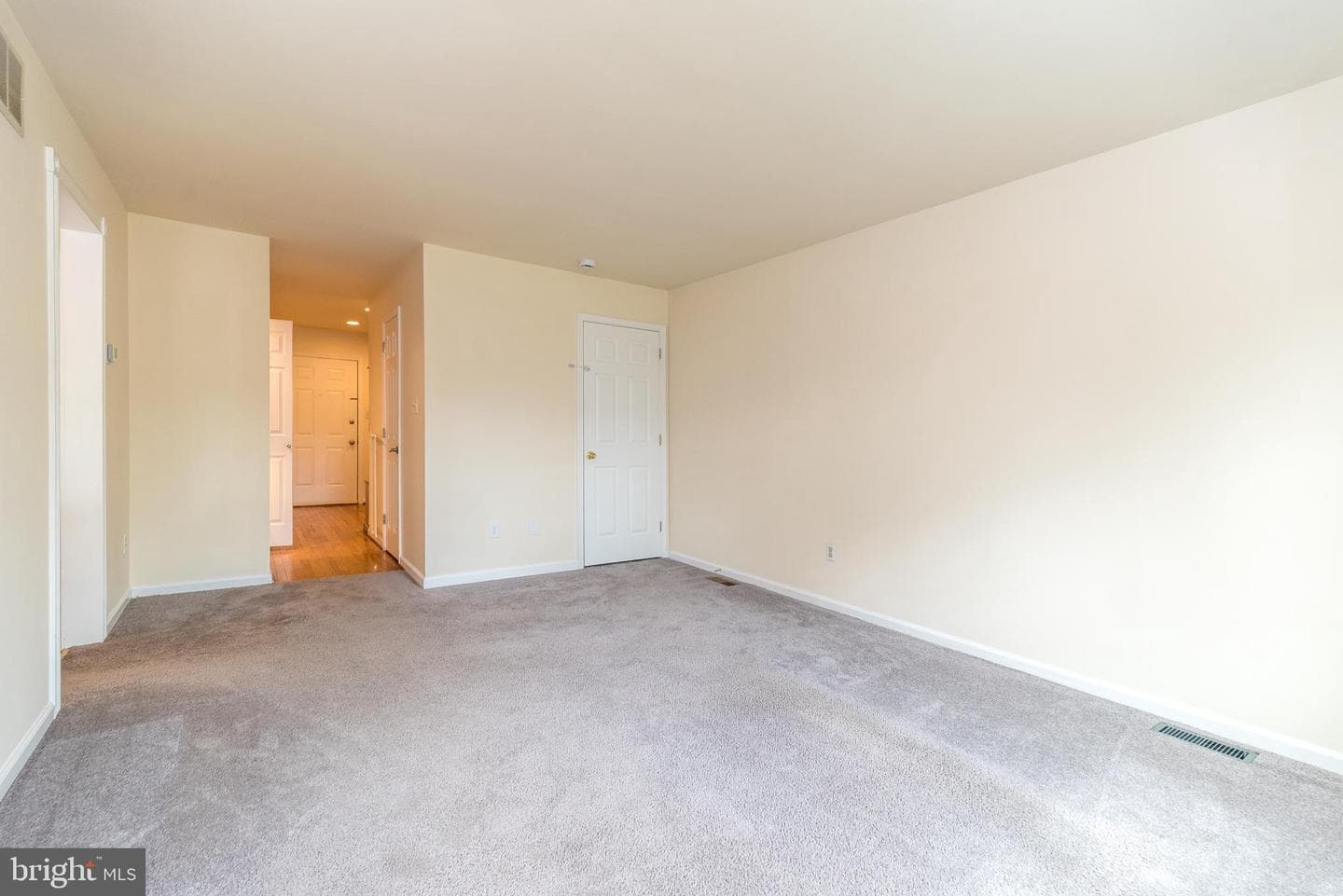 177 Seckel Court photo 10
