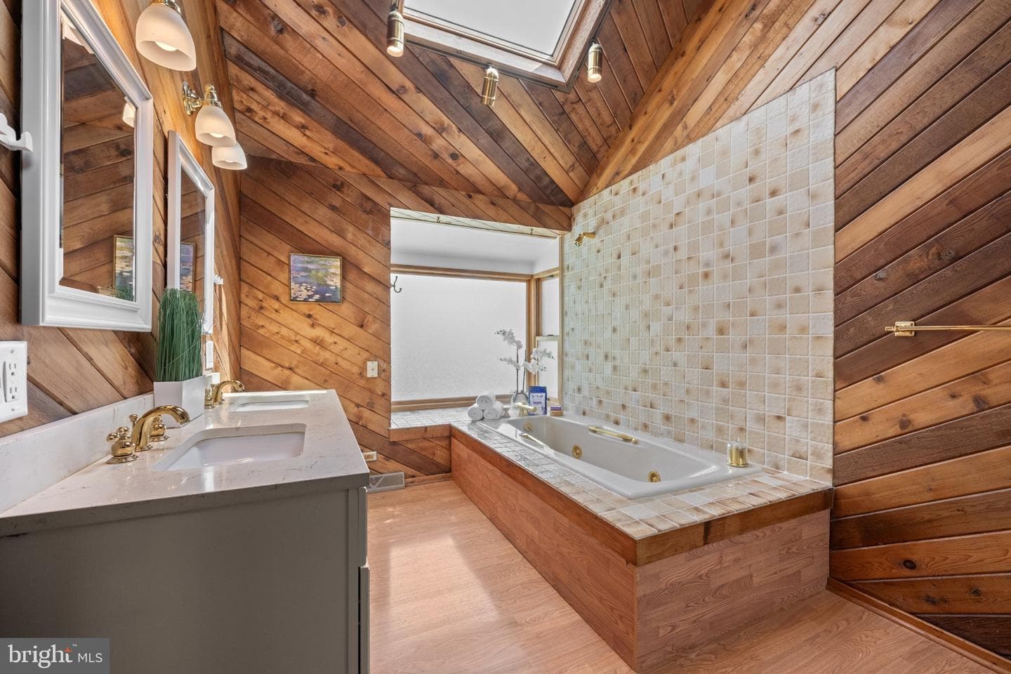 296 Barwynne Road photo 26