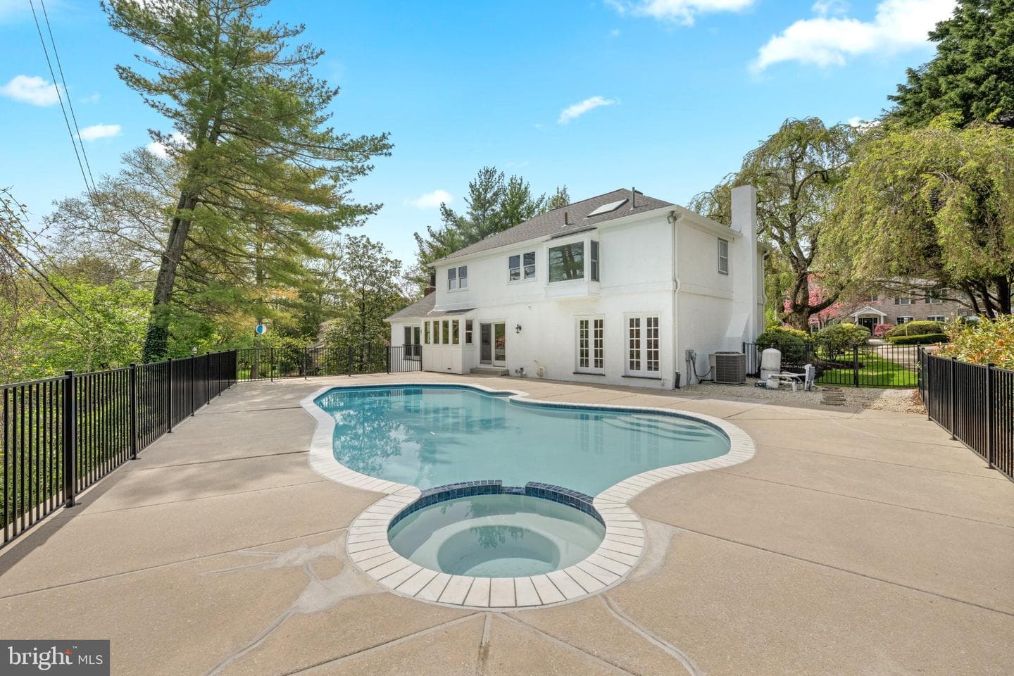 296 Barwynne Road photo 37
