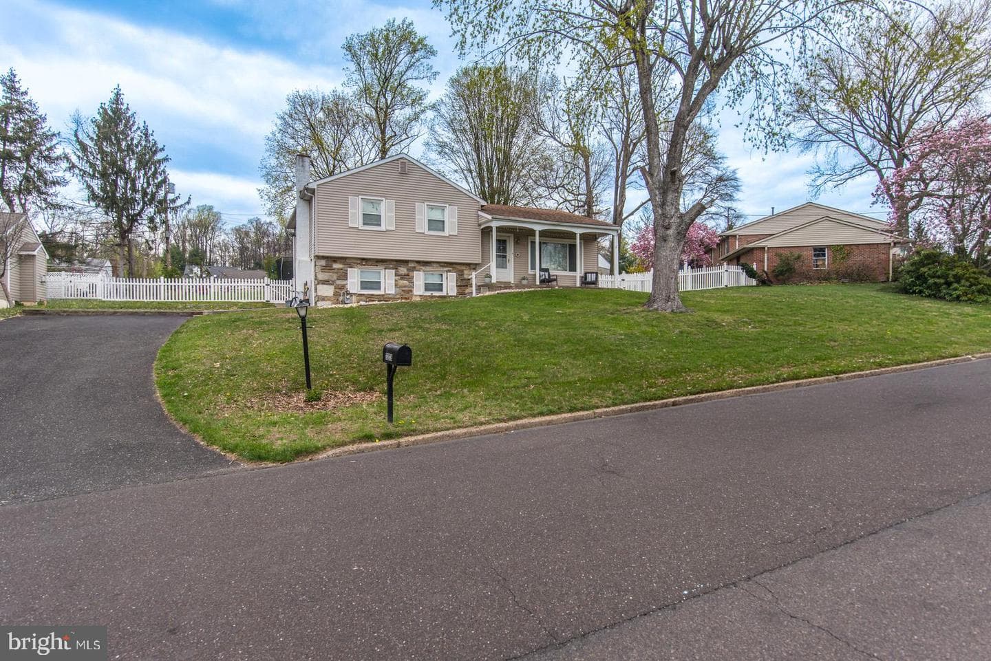 3278 Oak Road photo 1