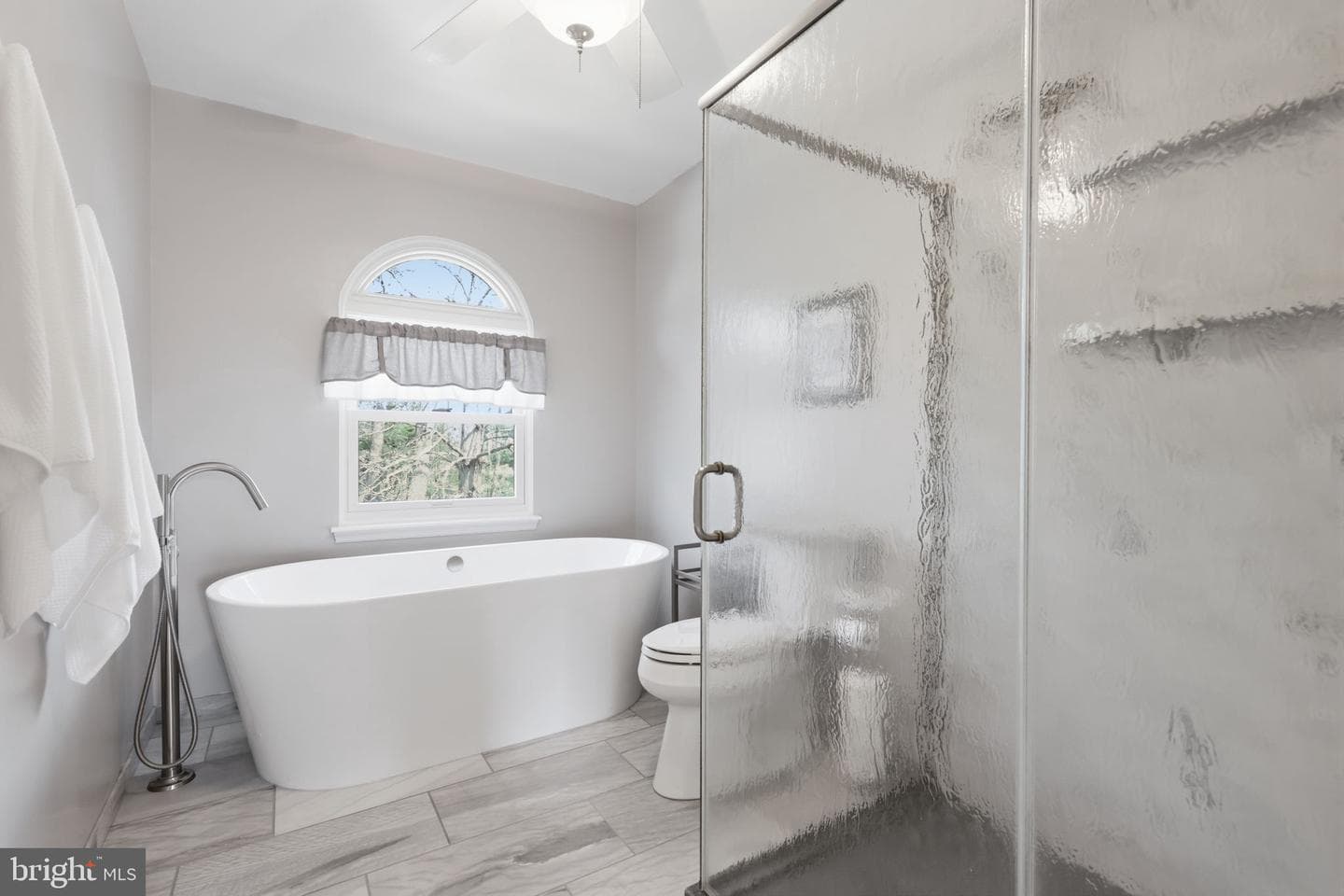 327 Abbey Lane photo 29