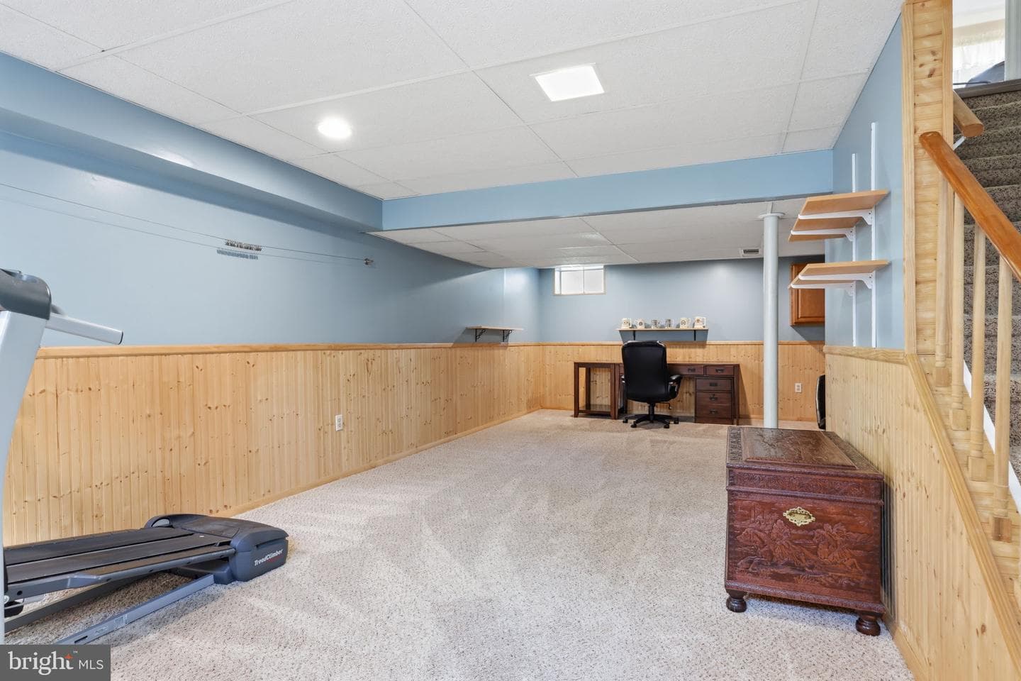 327 Abbey Lane photo 32