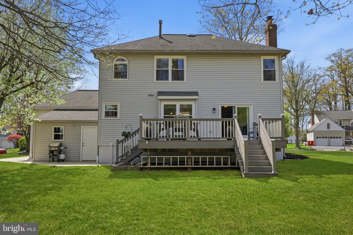 327 Abbey Lane photo 44