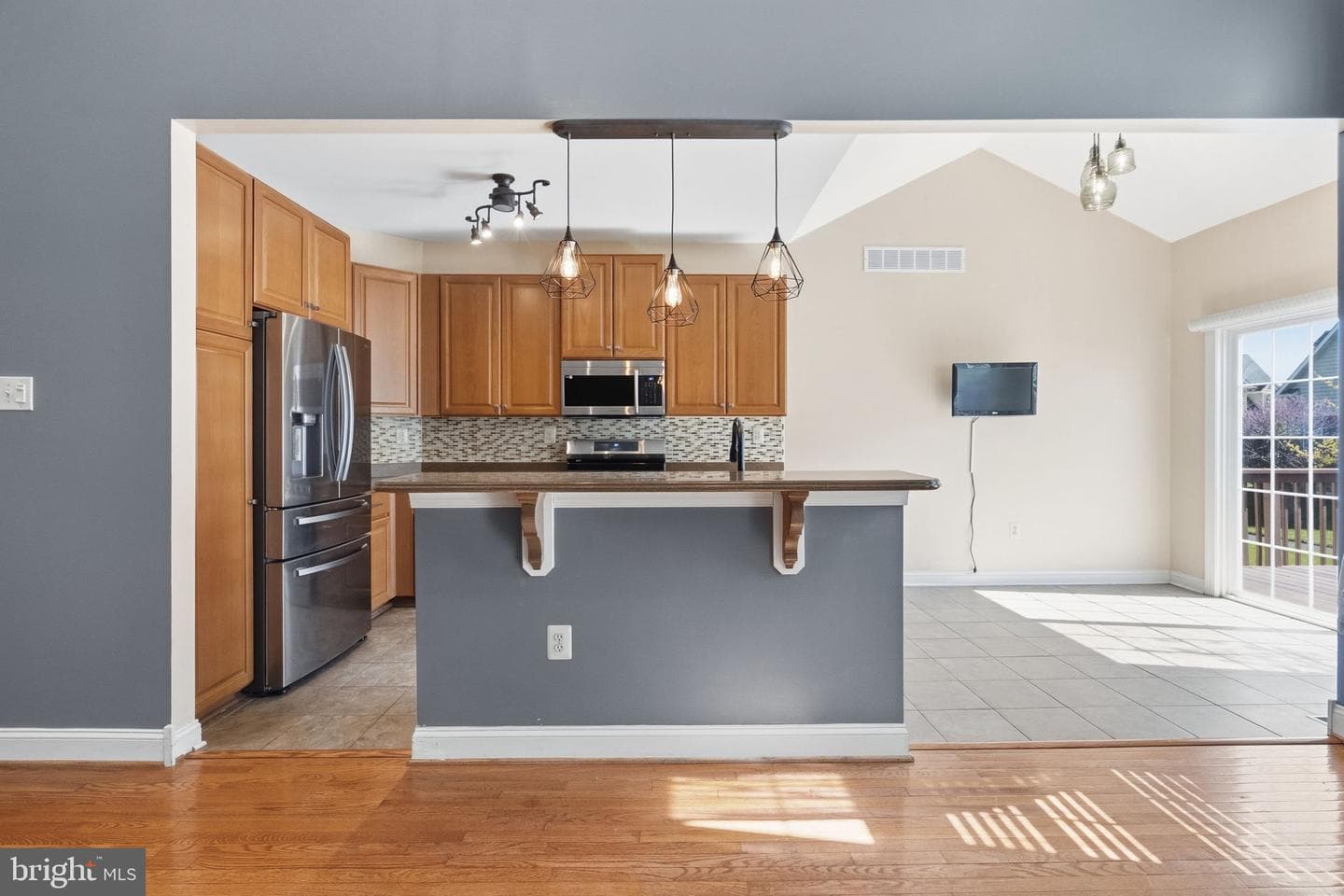 705 E Kennedy Road photo 16
