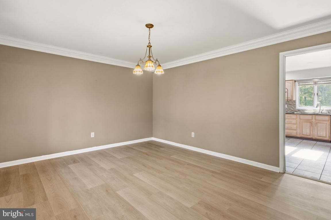 4908 Martha Lane photo 11