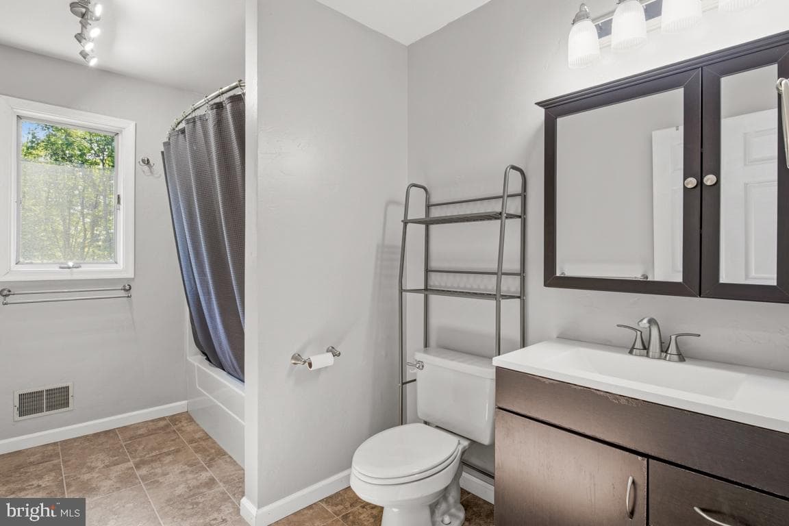 4908 Martha Lane photo 32