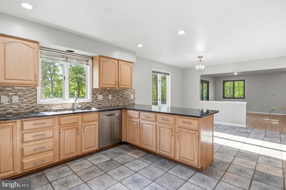 4908 Martha Lane photo 8