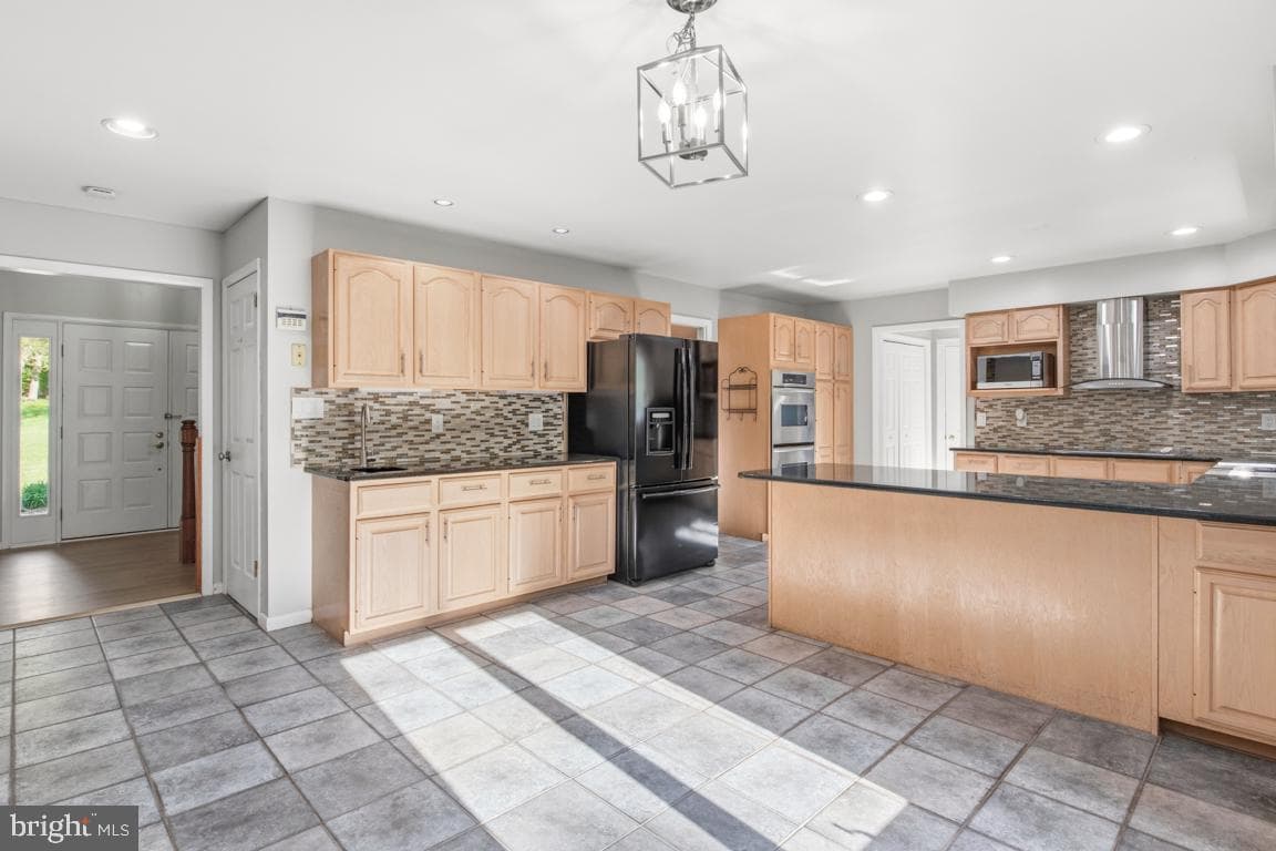 4908 Martha Lane photo 9