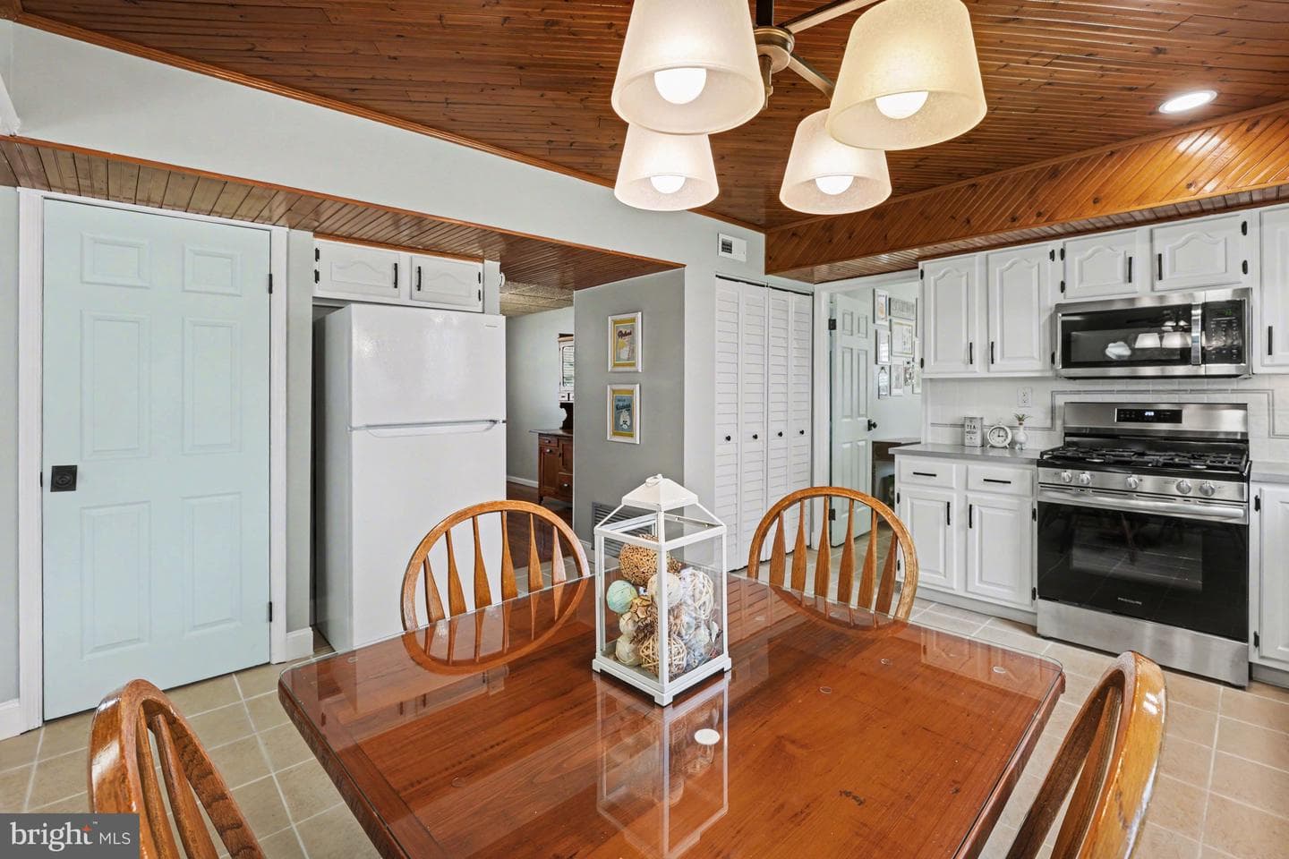2200 Rebecca Drive photo 13