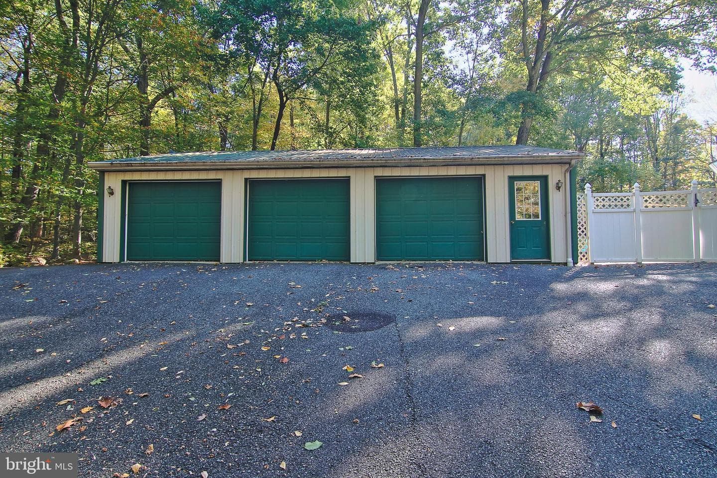 169 Henry Road photo 31