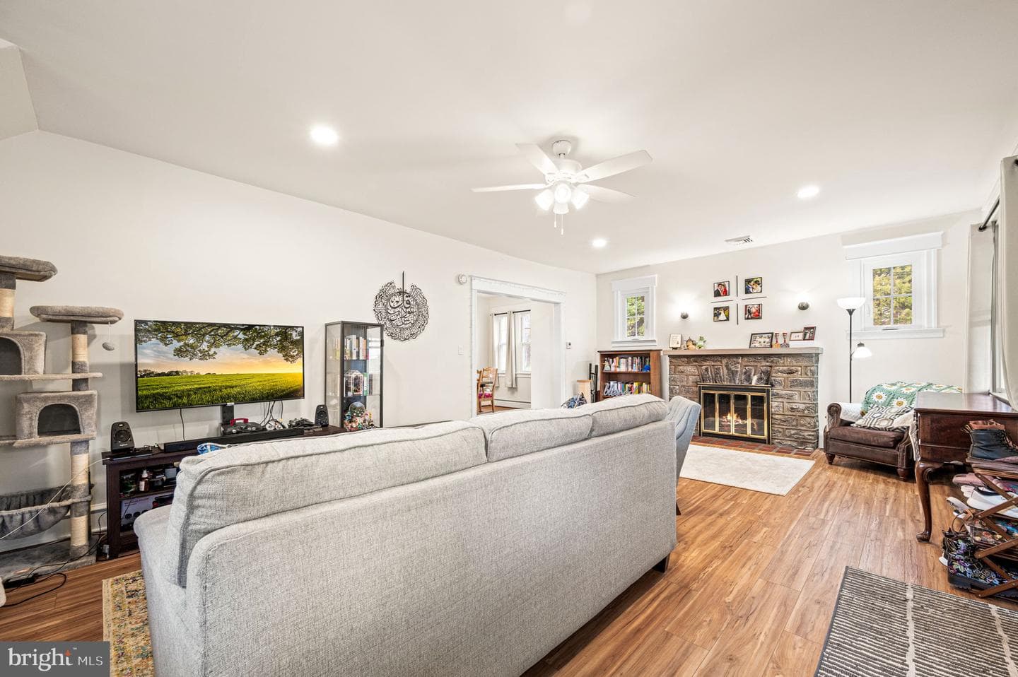 148 Holme Avenue photo 3