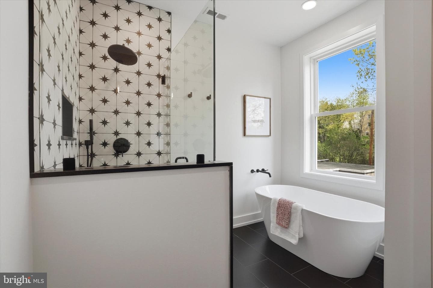 425 Grove Place photo 18