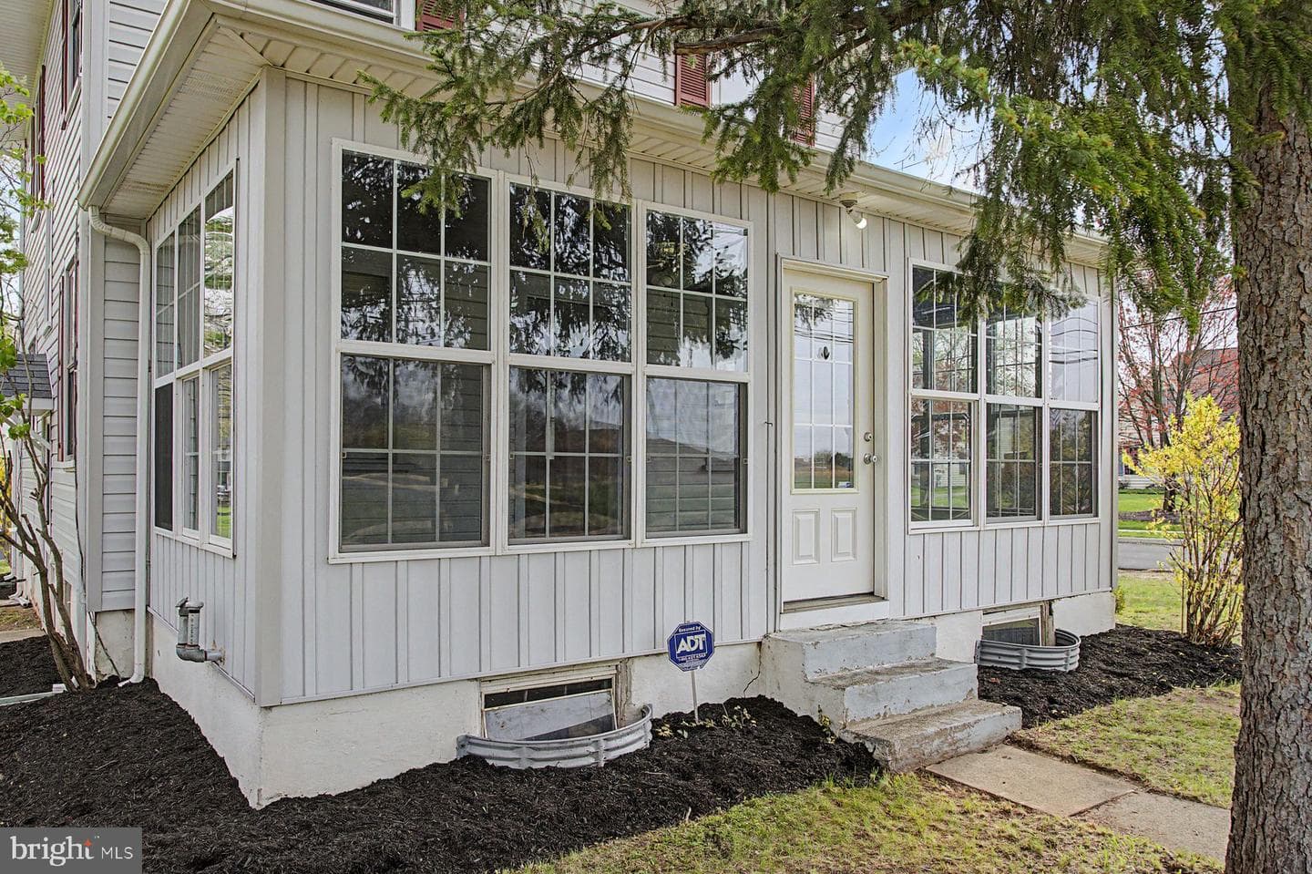 1261 Snyder Road photo 4