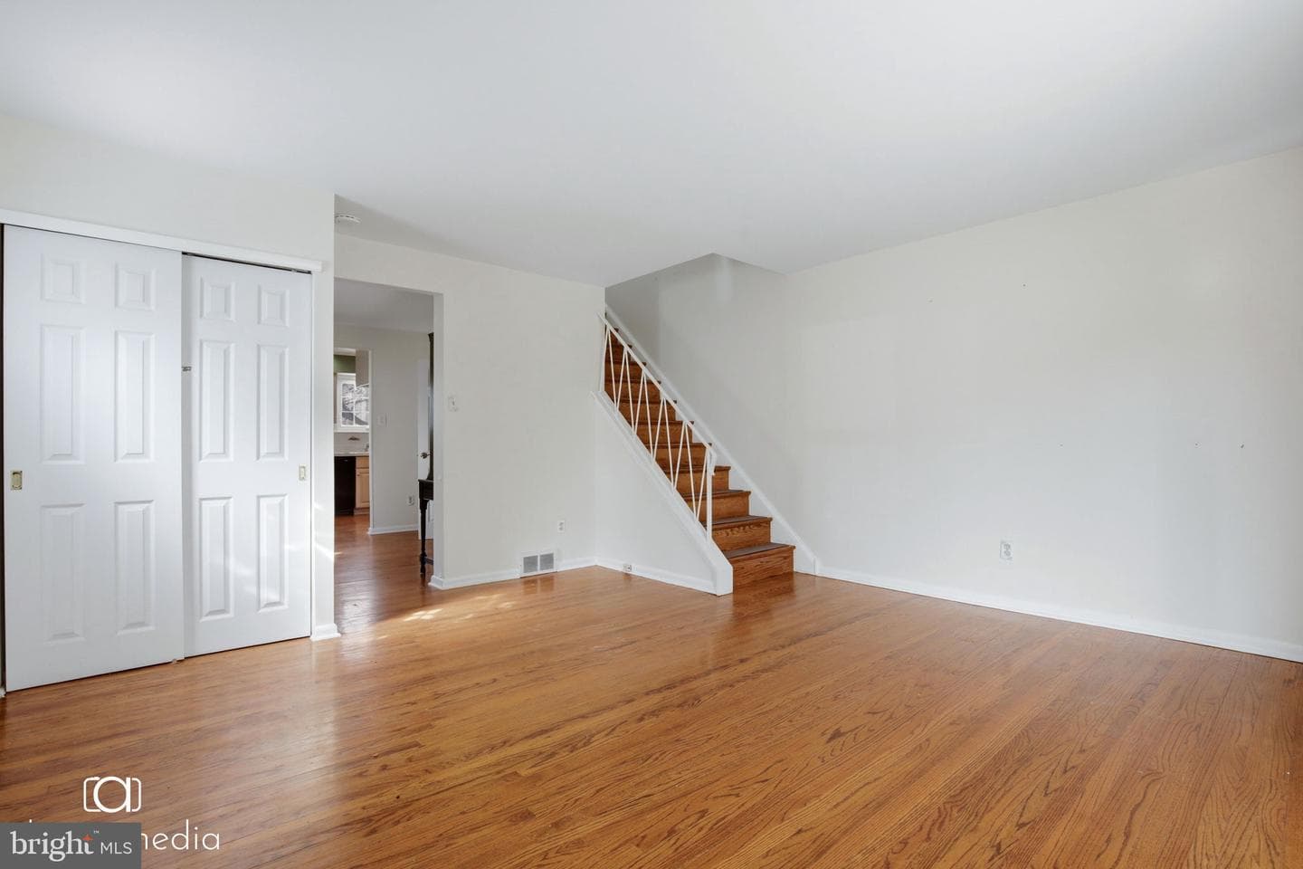 516 Norma Lane photo 4