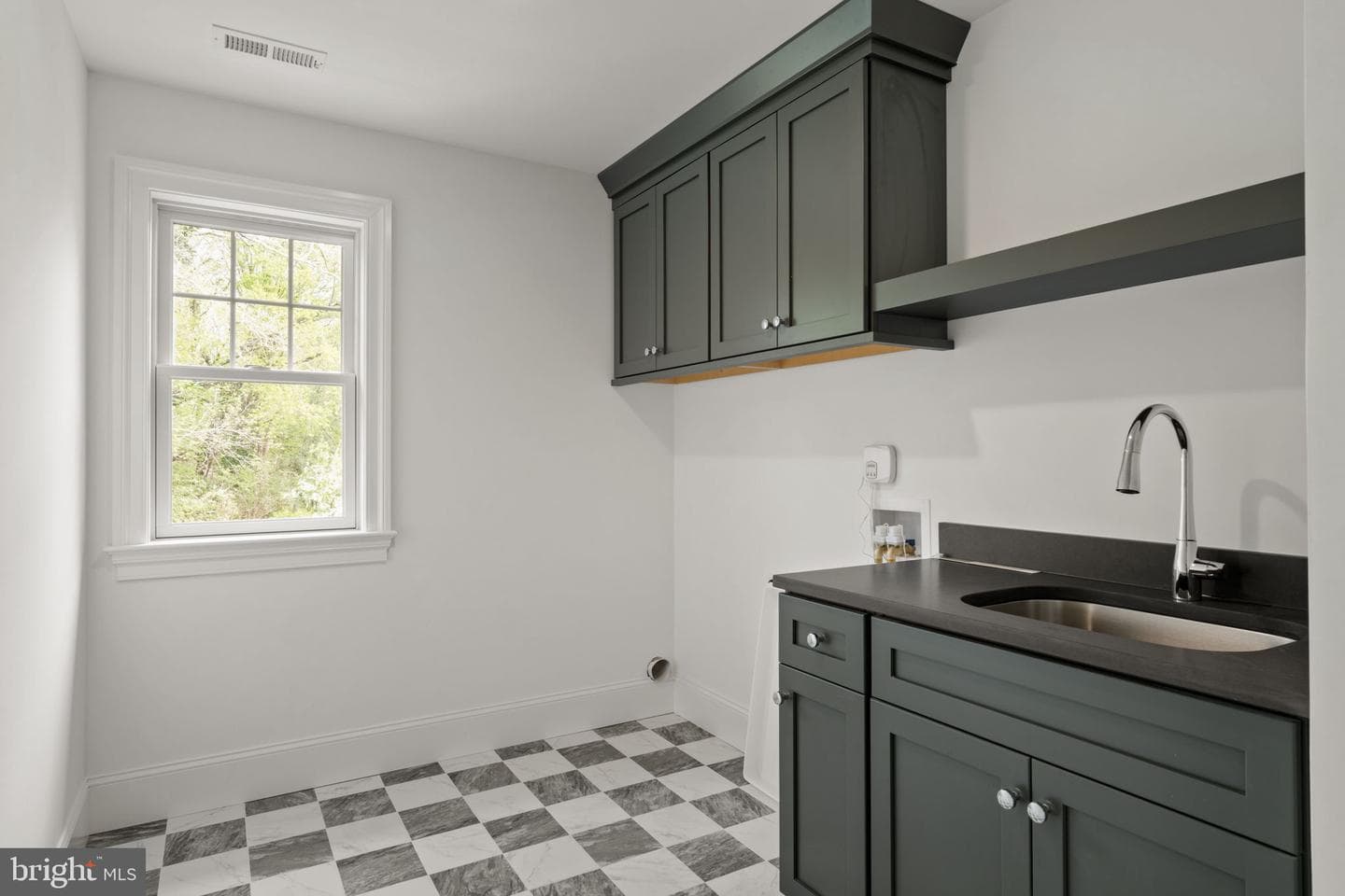 13 Elmwood Avenue photo 59