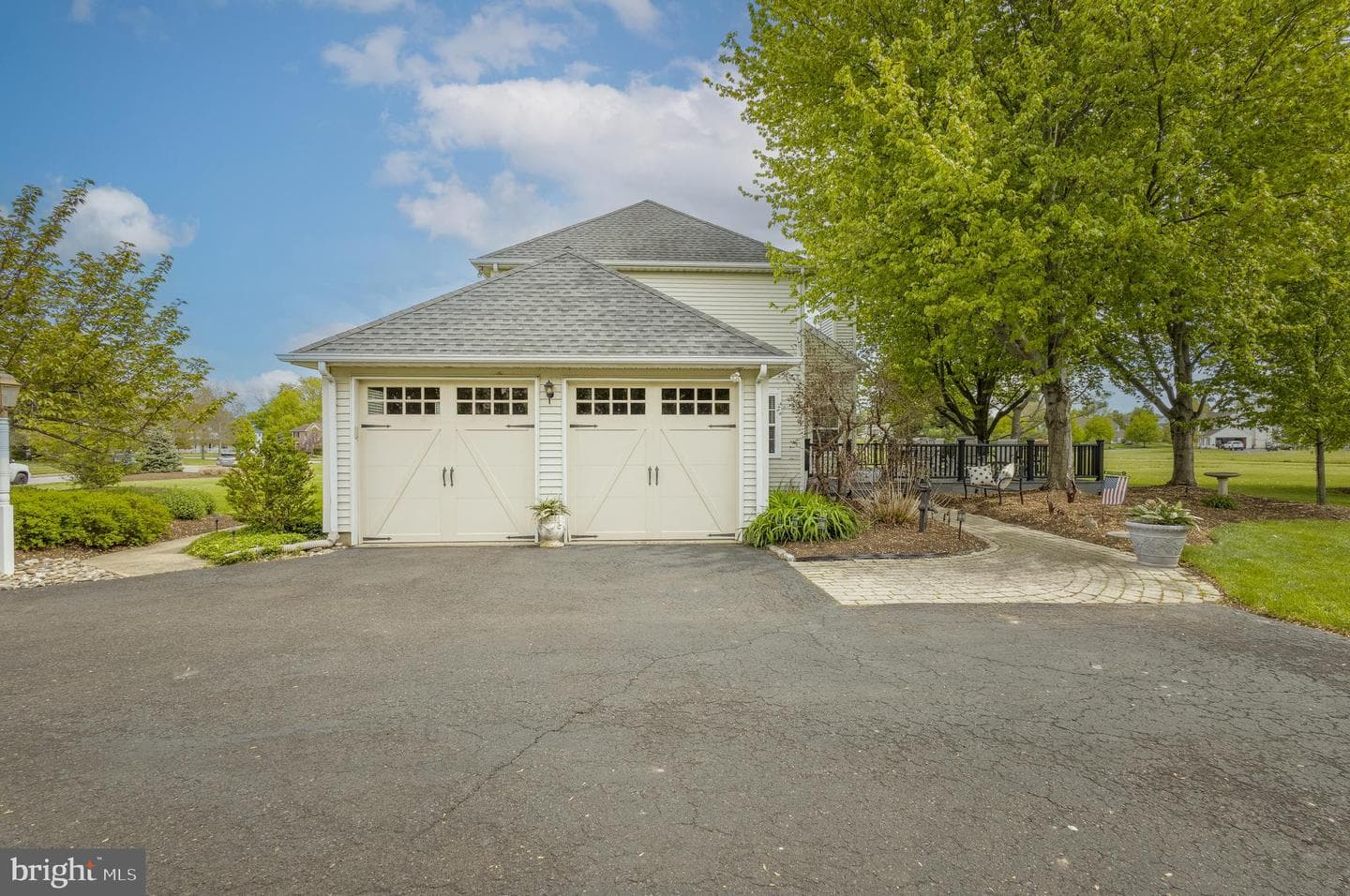 723 Gregory Drive photo 3