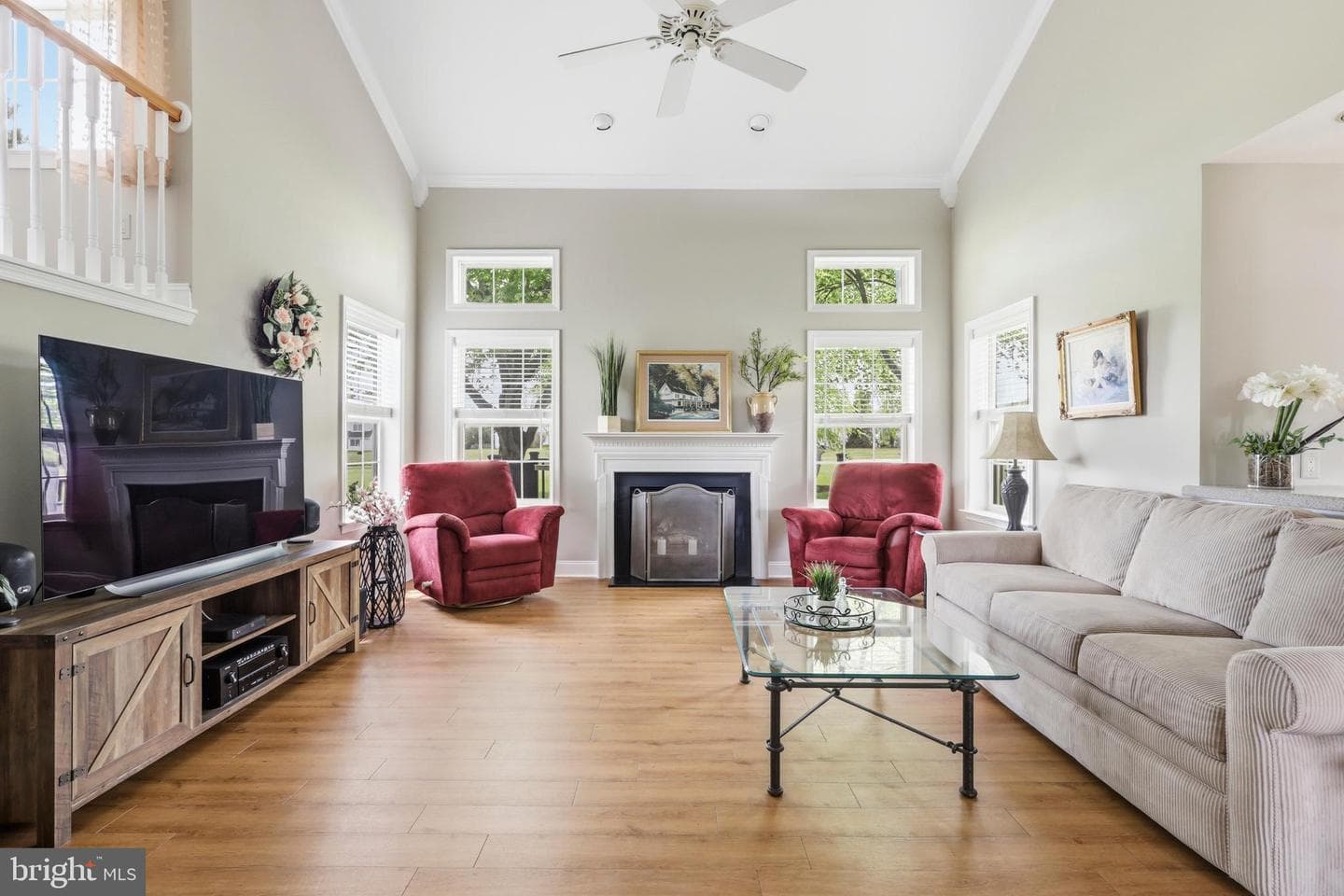 723 Gregory Drive photo 6