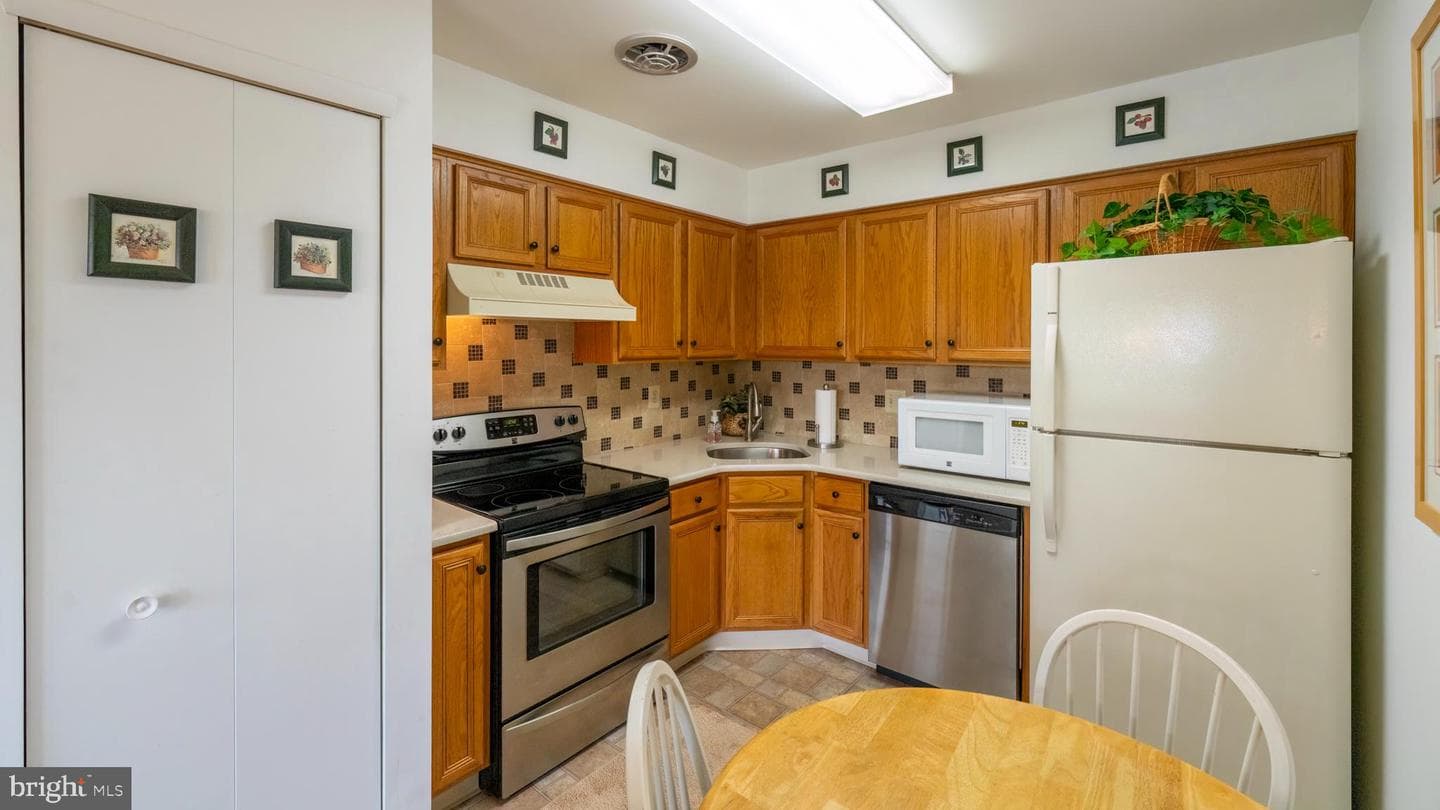 3006 Maryannes Court photo 8