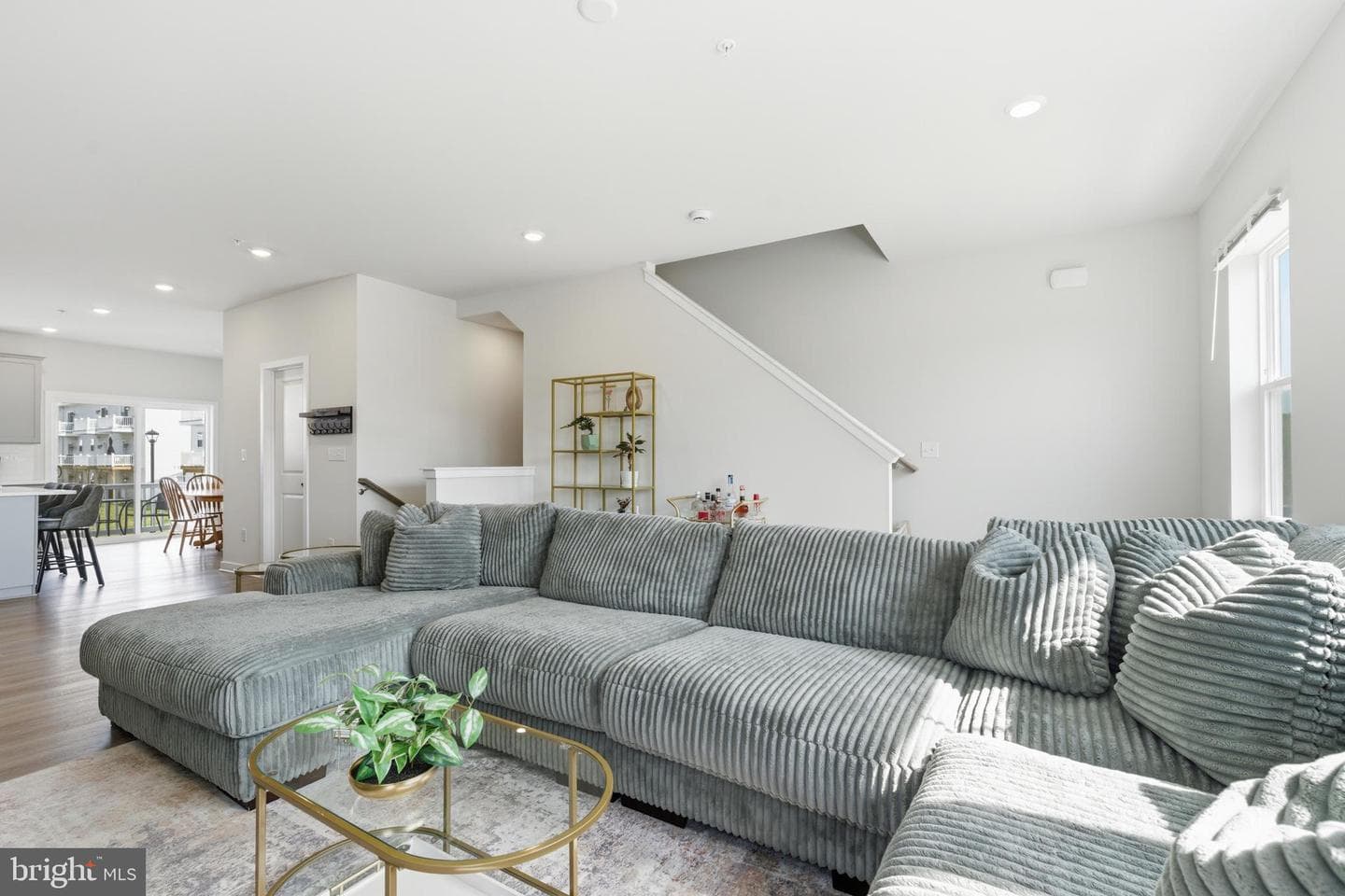 65 E Front Street photo 10