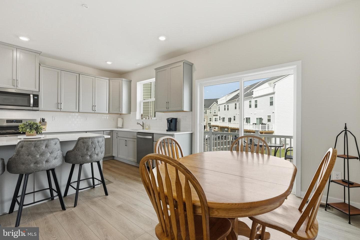 65 E Front Street photo 21