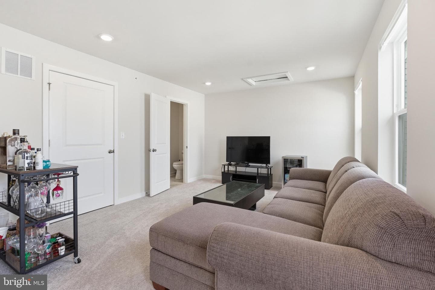 65 E Front Street photo 41