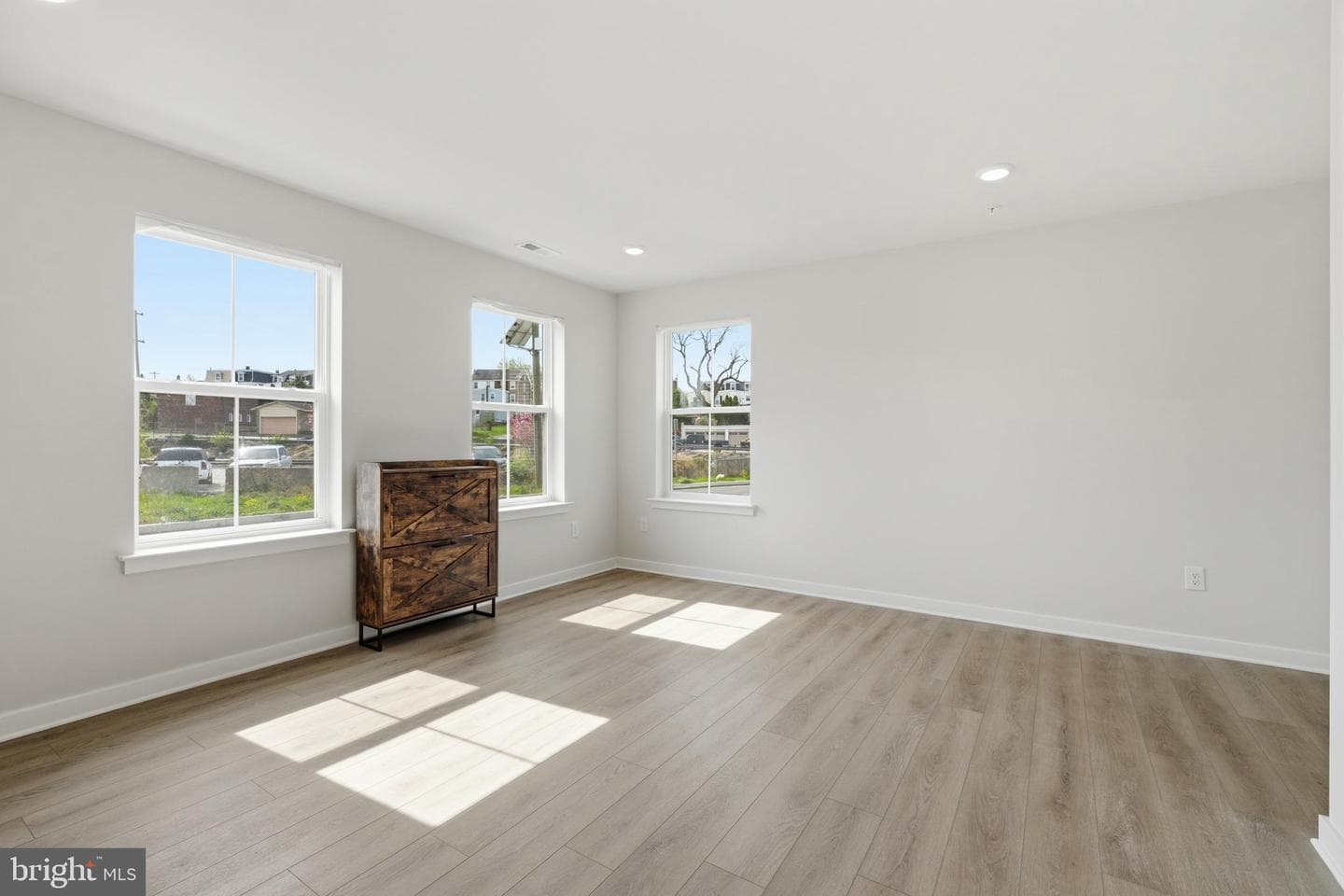 65 E Front Street photo 5