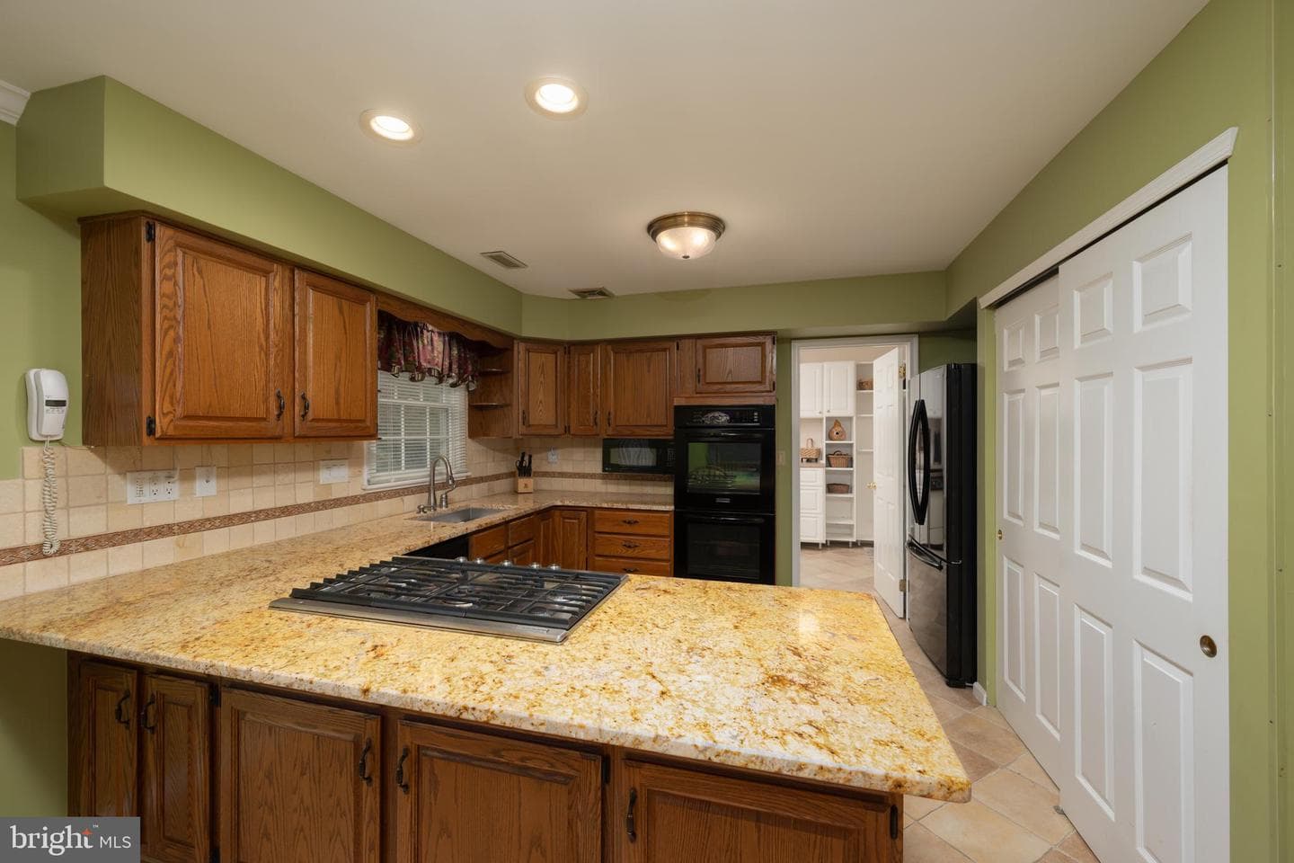 492 Brights Lane photo 10