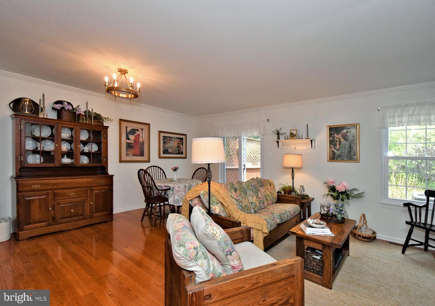 201 Essex Court photo 10