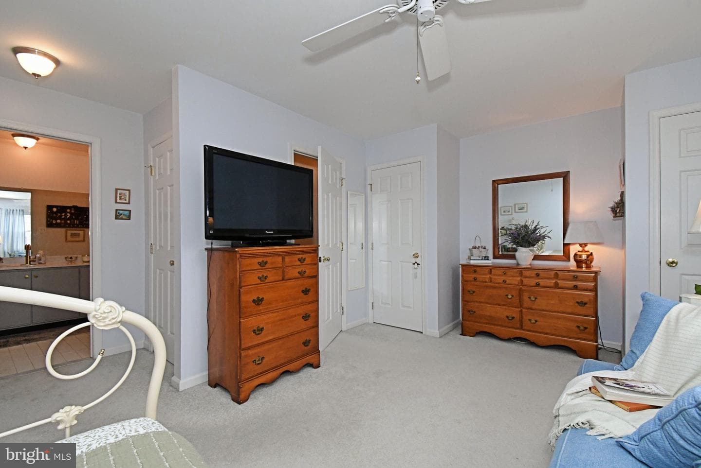 201 Essex Court photo 25