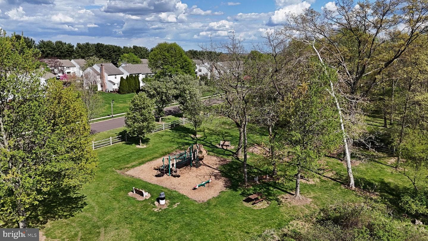 201 Essex Court photo 57