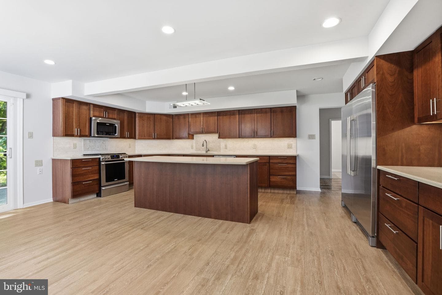 1840 Nicholas Drive photo 17