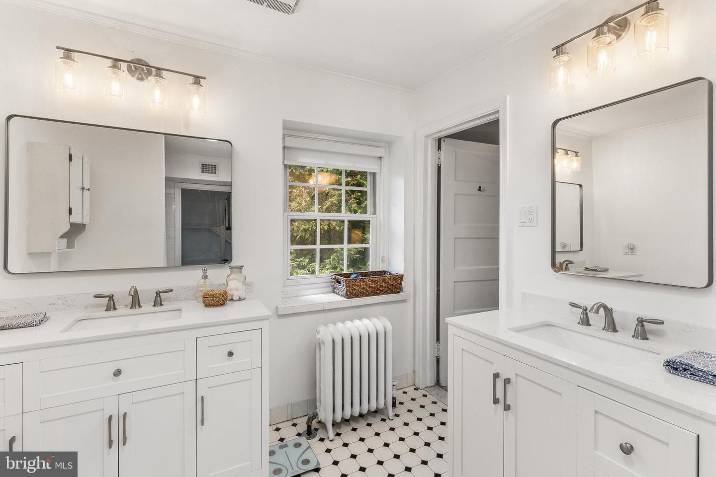 16 Radcliff Road photo 23