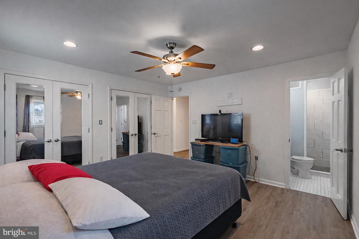 1032 East Avenue photo 11