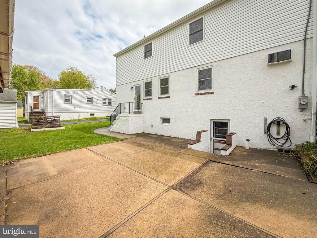 348 Northwood Avenue photo 37