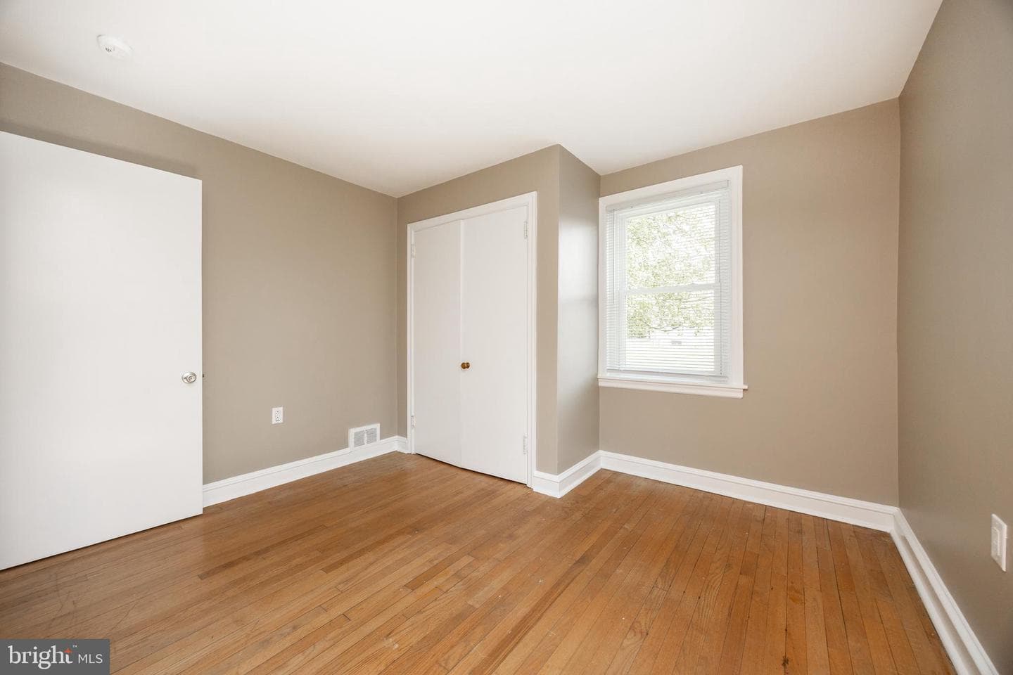 12 Willow Avenue photo 24