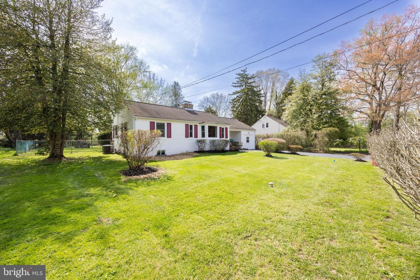 12 Willow Avenue photo 3