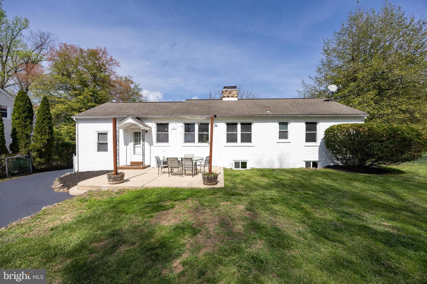 12 Willow Avenue photo 9