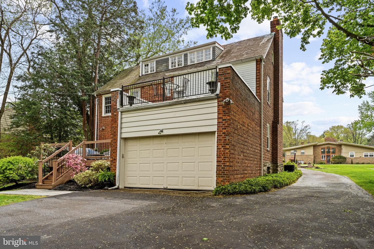 7901 Cobden Road photo 39