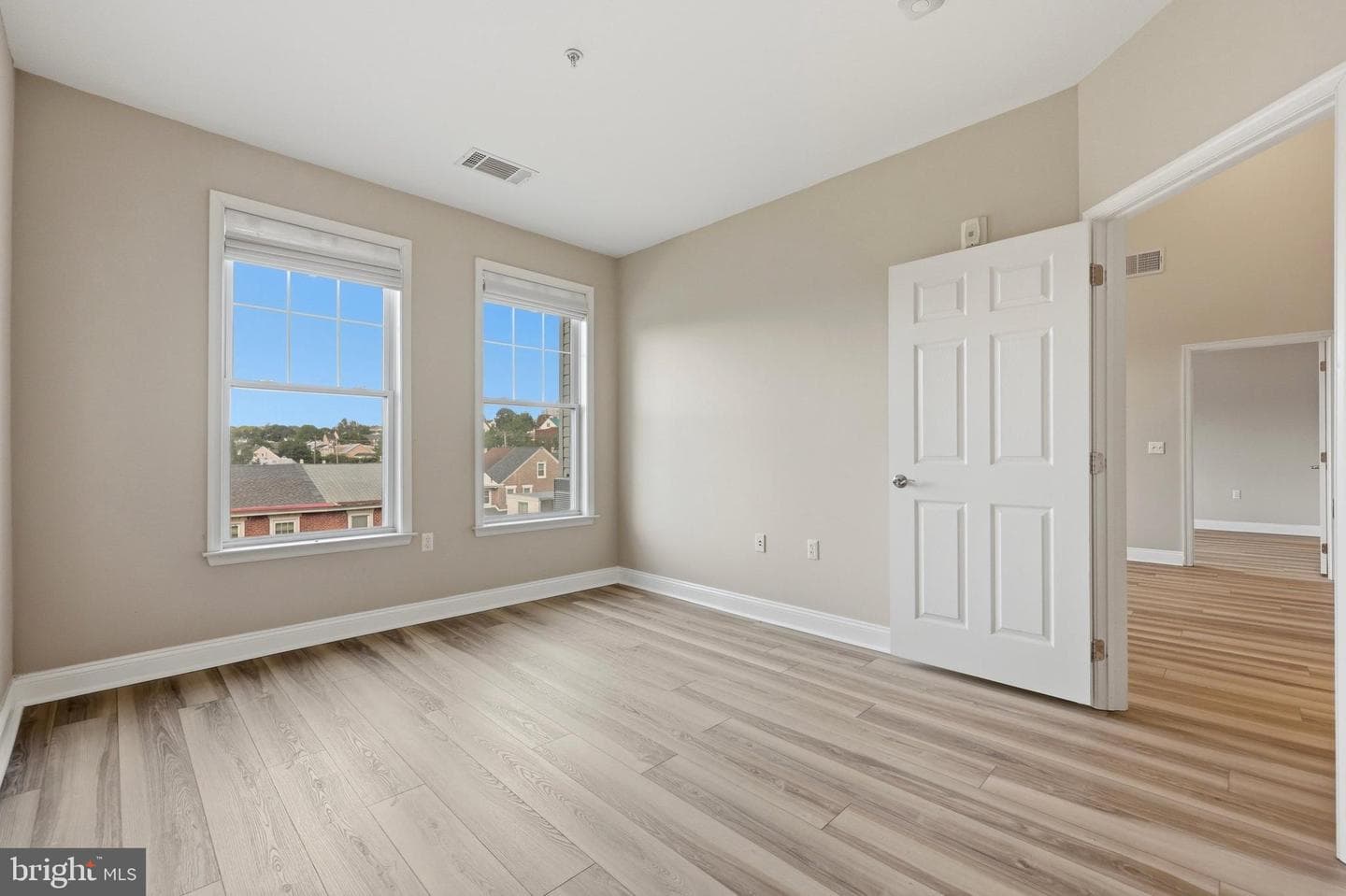300 W Elm Street #2432 photo 18