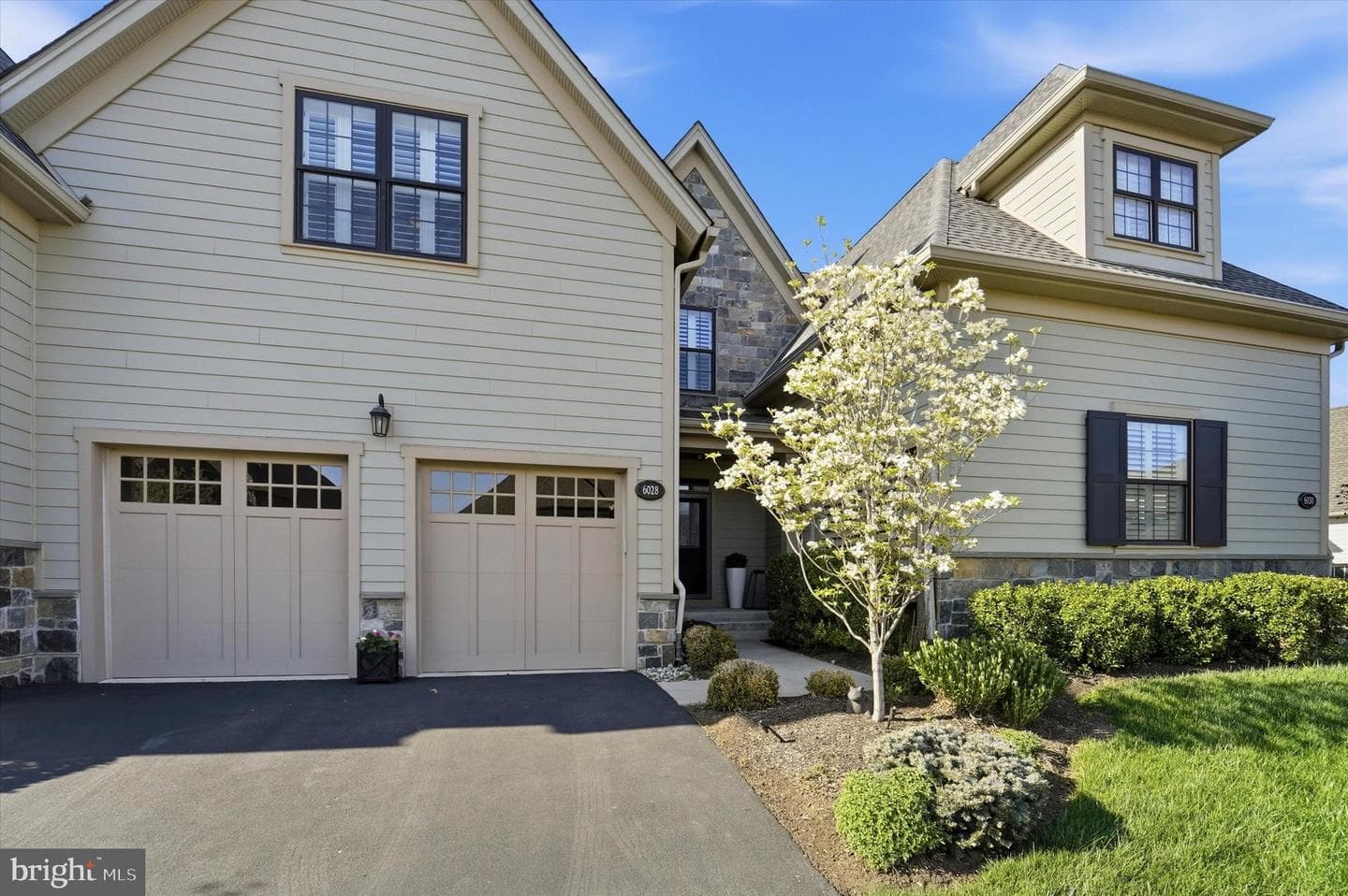 6028 Creekside Drive photo 3