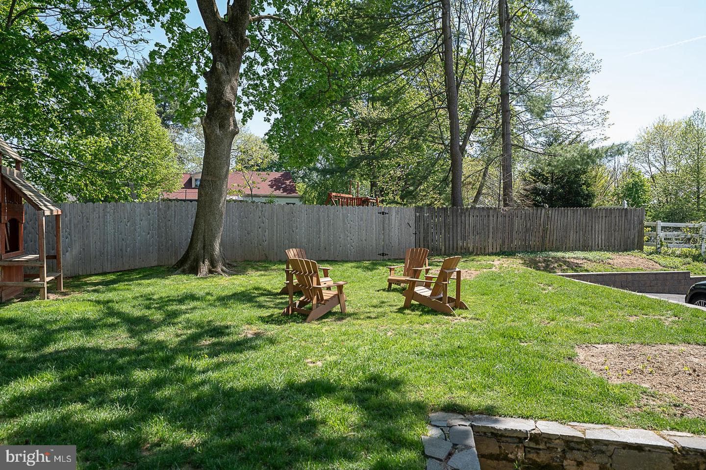 1121 Montgomery Avenue photo 10
