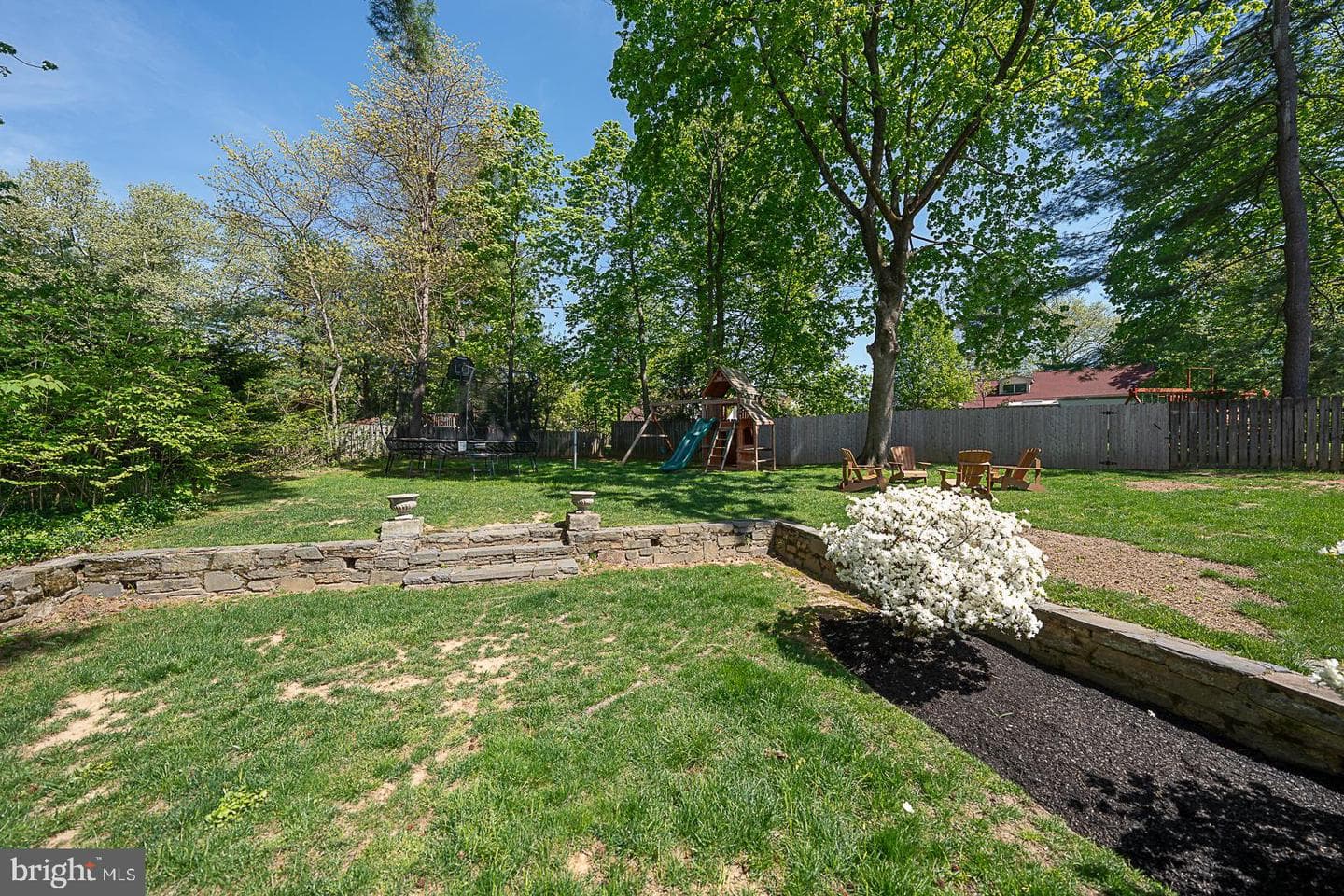 1121 Montgomery Avenue photo 11