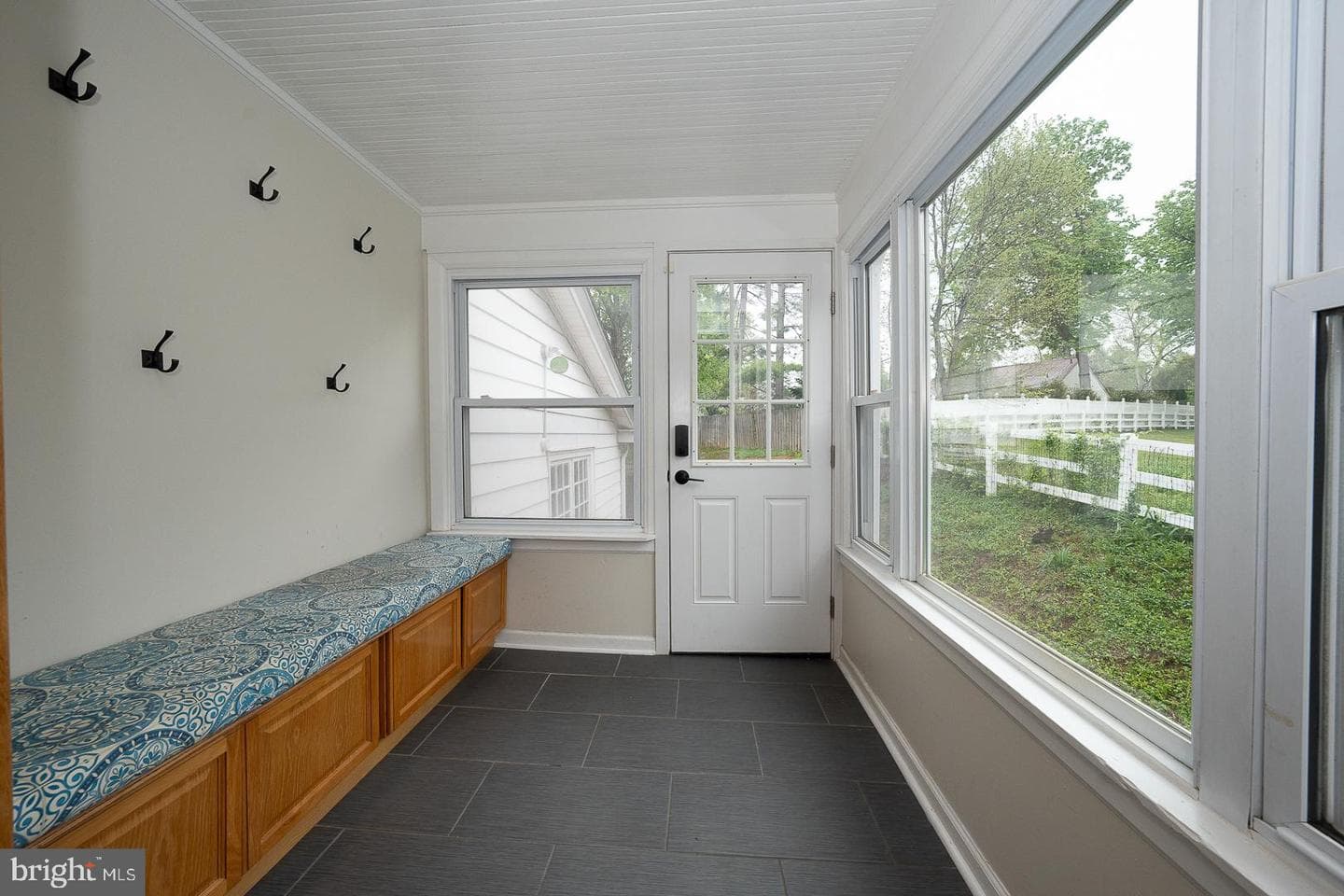 1121 Montgomery Avenue photo 22