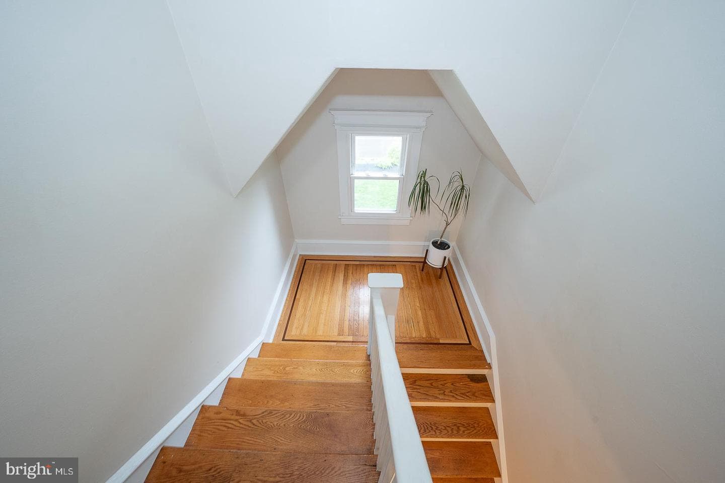 1121 Montgomery Avenue photo 26