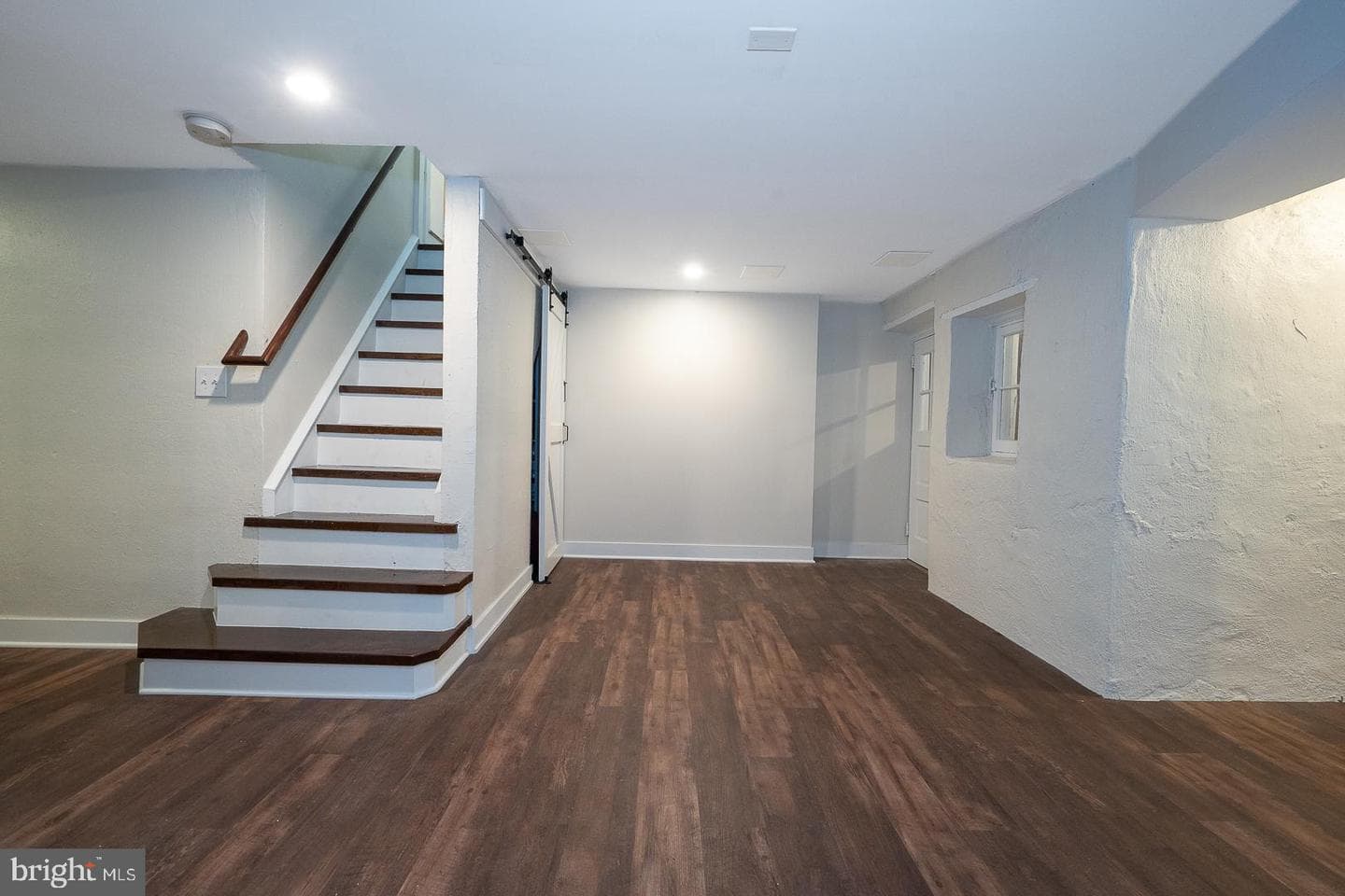 1121 Montgomery Avenue photo 35