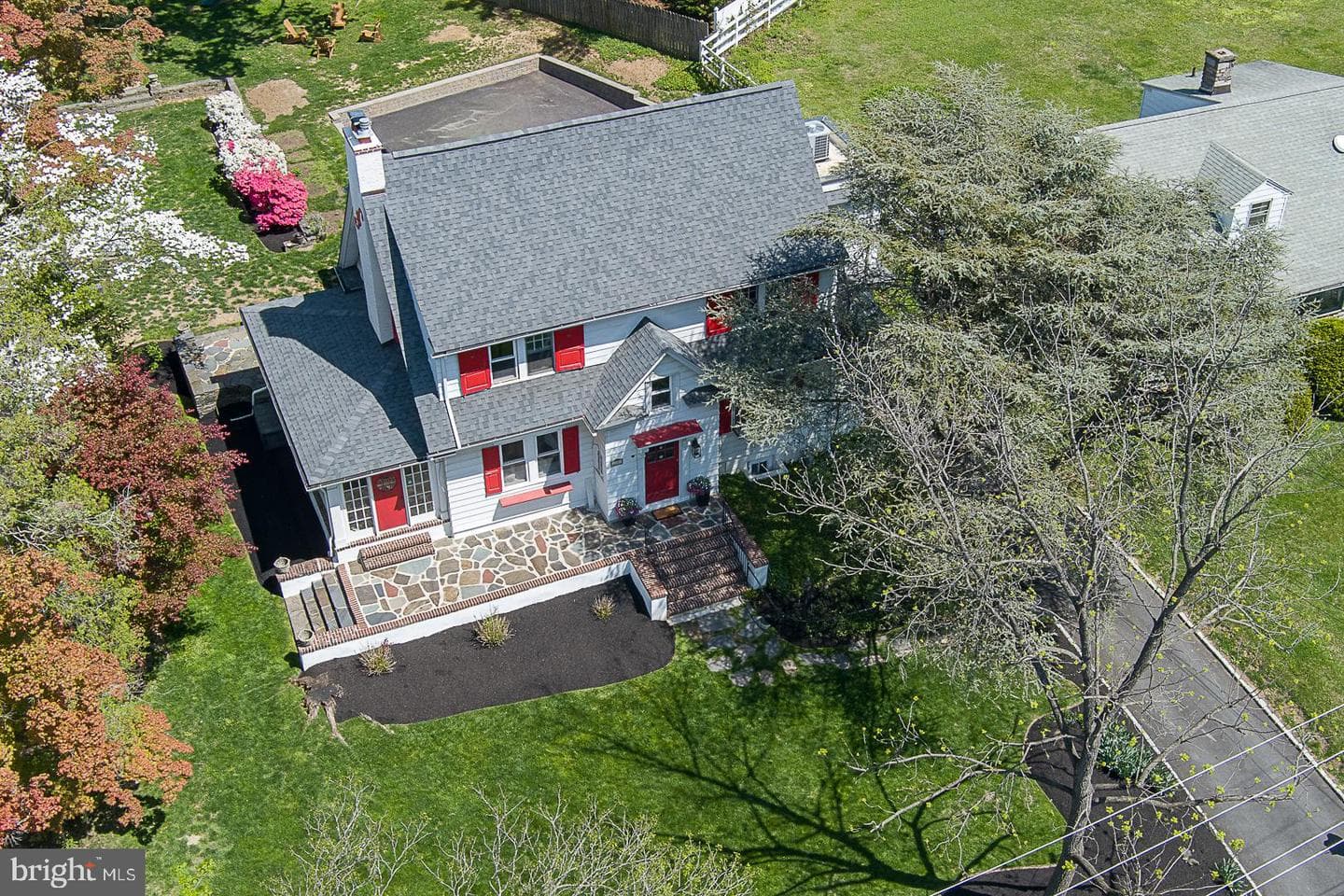 1121 Montgomery Avenue photo 45