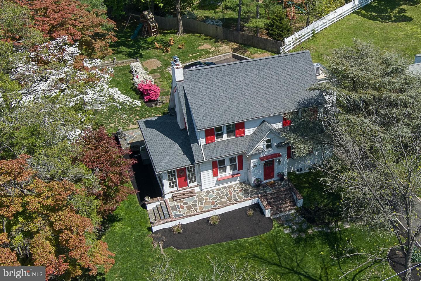 1121 Montgomery Avenue photo 7